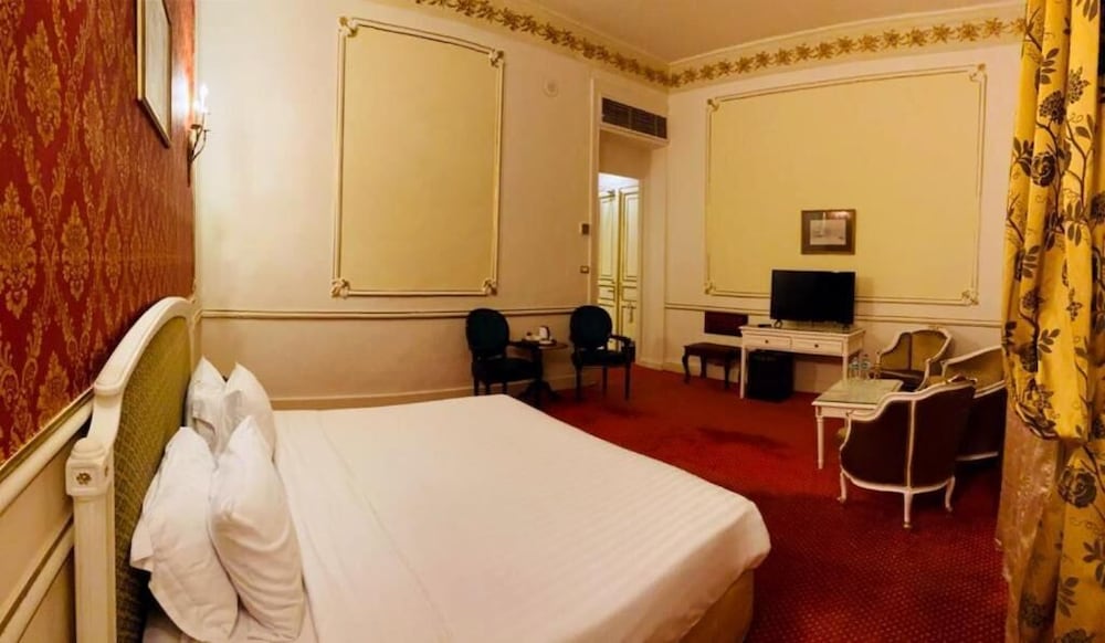 Golden Deluxe Room Partial Sea View - For Egyptians Only - Photo 1