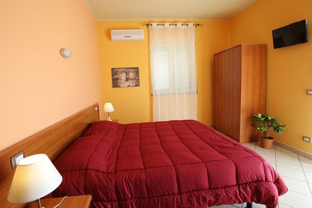 Basic Double Room, Balcony (Mandarino) photo 2