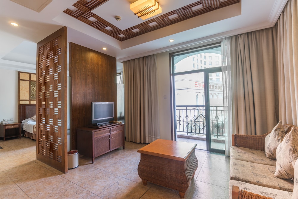 Suite, 1 King Bed photo 1