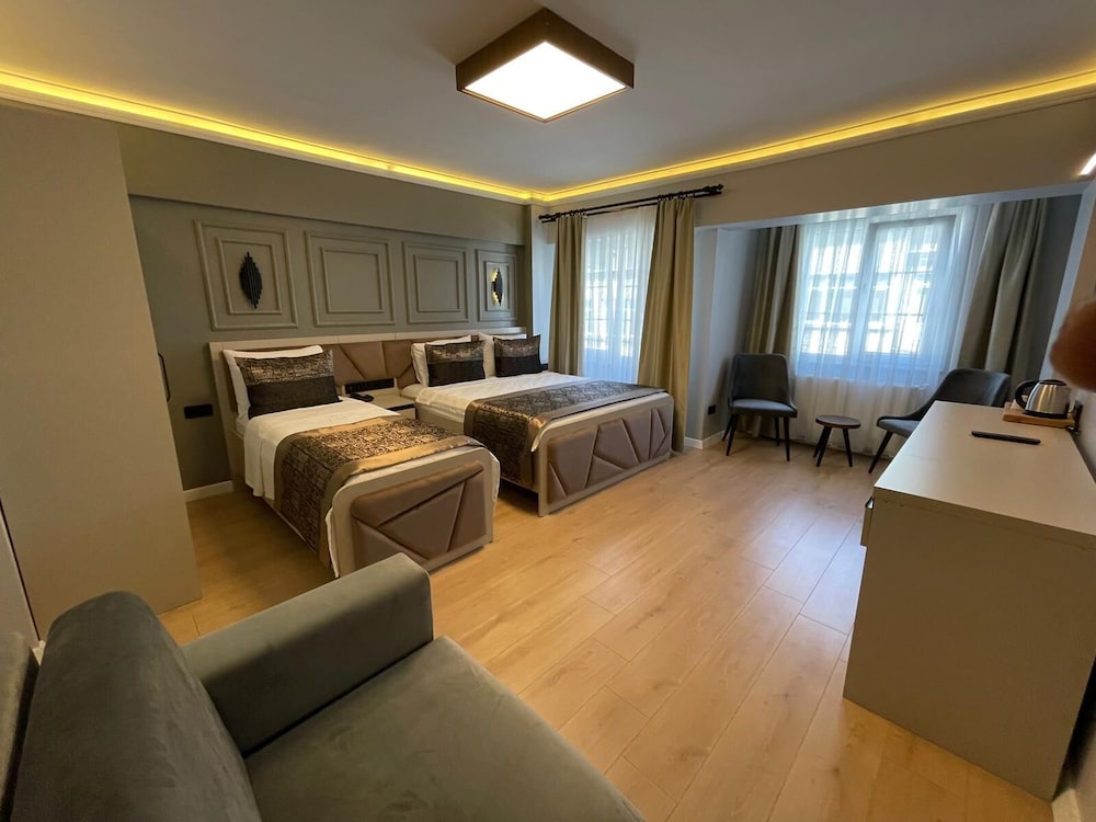 Superior Triple Room