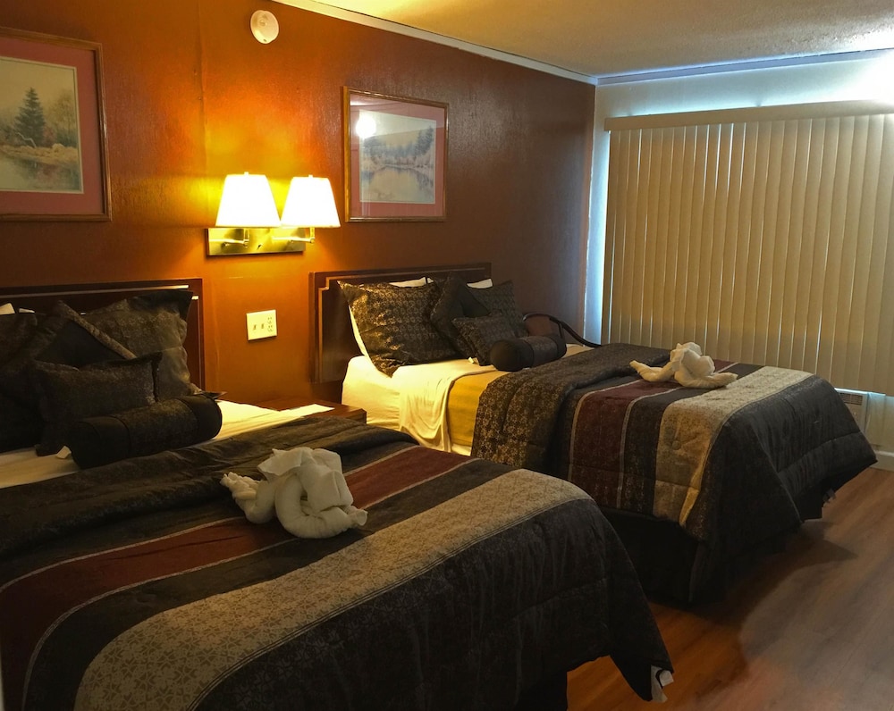 Room, 2 Double Beds, Non Smoking - Photo 2