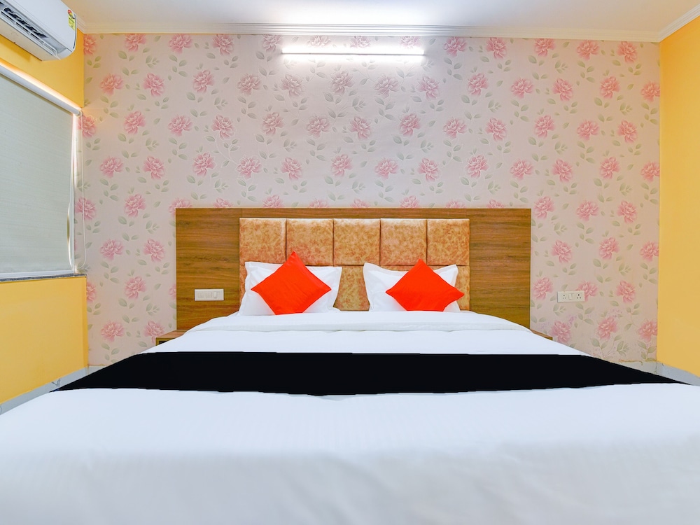 Deluxe Room - Photo 7