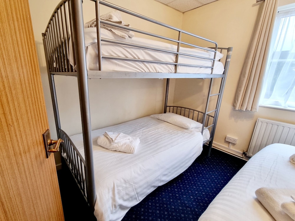 Suite, Ensuite ((Sleeps up to 4)) photo 2