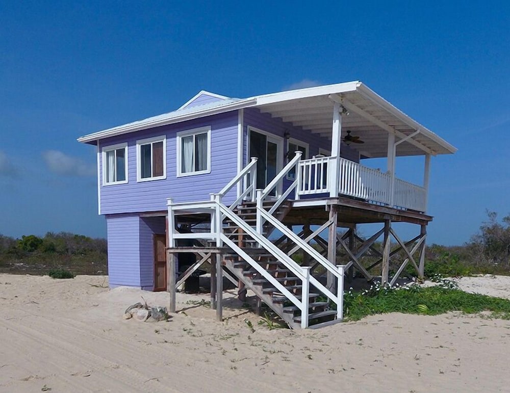 Standard Cottage, 1 King Bed, Beach View photo 1