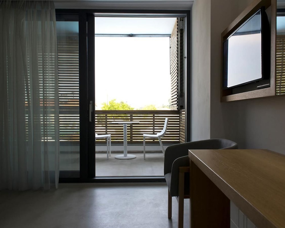 Deluxe Double Room, Pool View photo 3