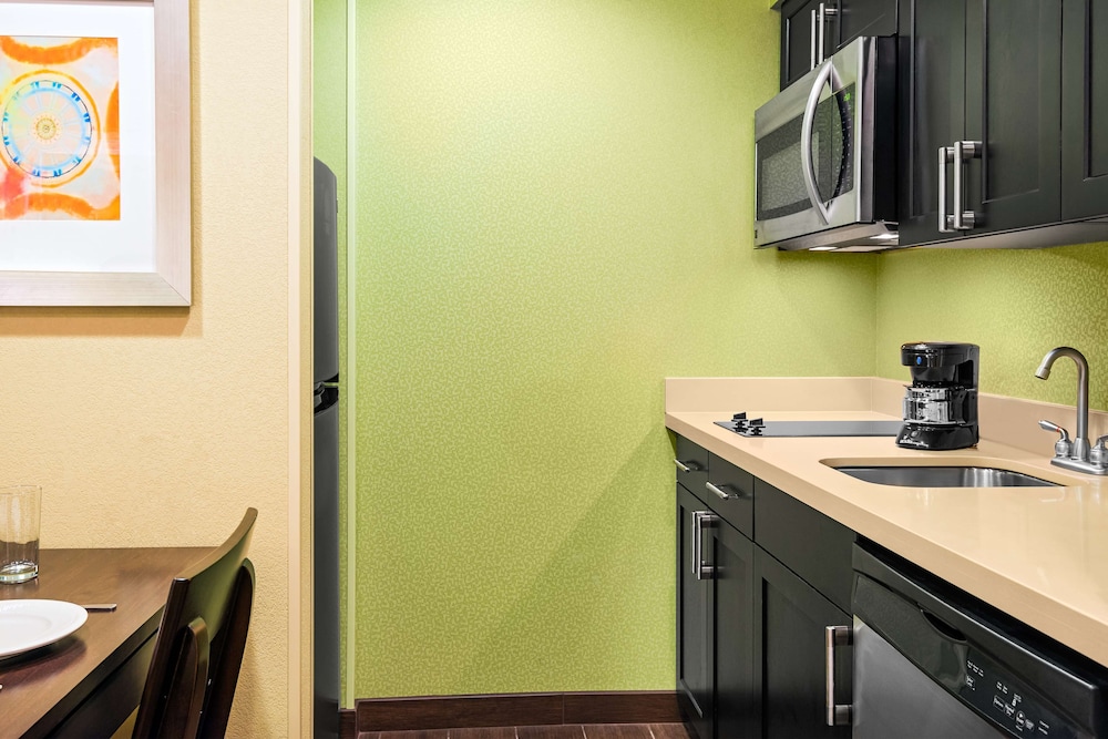 Suite, Accessible, Non Smoking (Hearing Impaired) photo 3