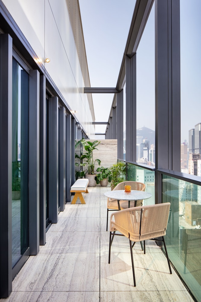 The Hari Suite with Terrace thumbnail 6