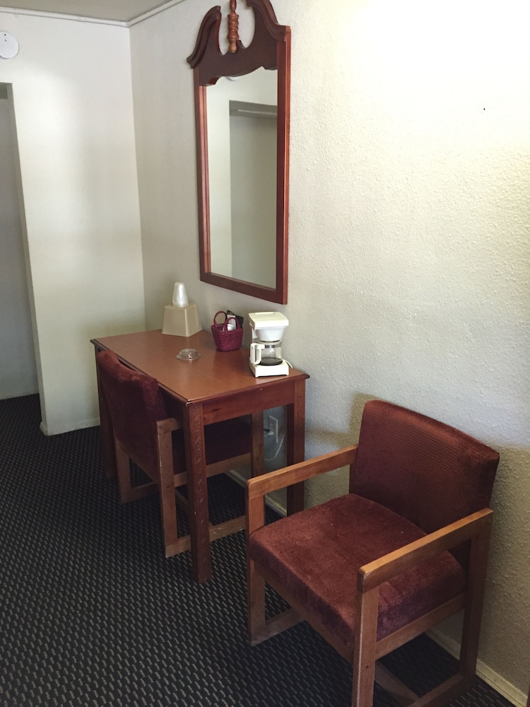 Standard Room, 2 Double Beds, Smoking photo 1
