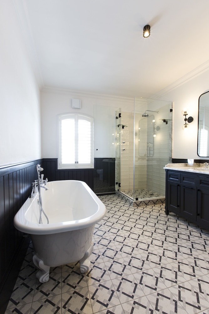 Deluxe Suite, 1 Queen Bed (Double 1)
