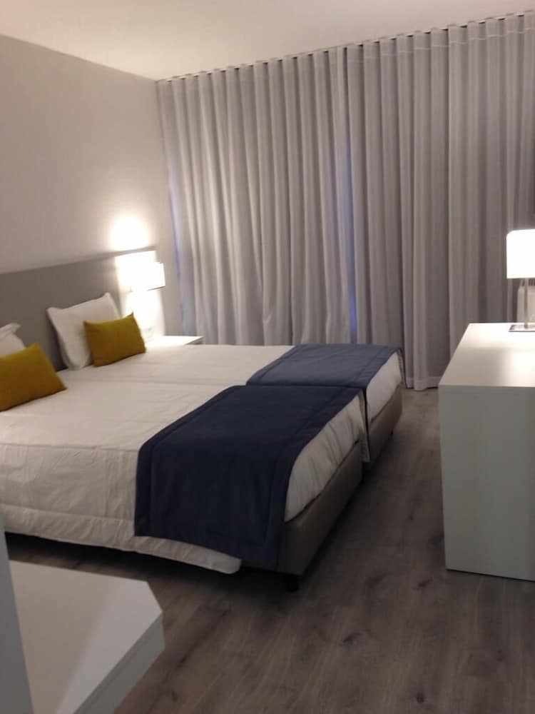 City Twin Room - Photo 1