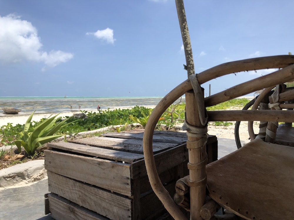 Basic Bungalow, 1 Double Bed, Beach View