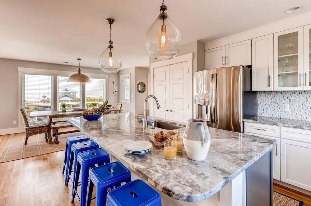 Family House, 4 Bedrooms, Ocean View, Sea Facing photo 2