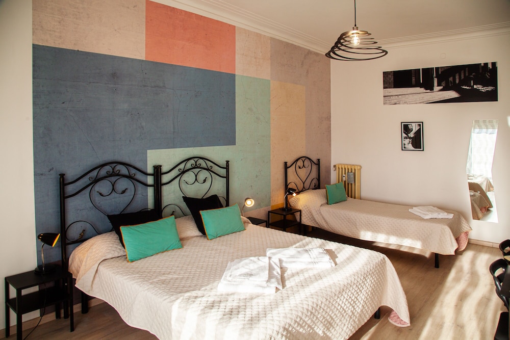 Superior Triple Room, Balcony, City View photo 3