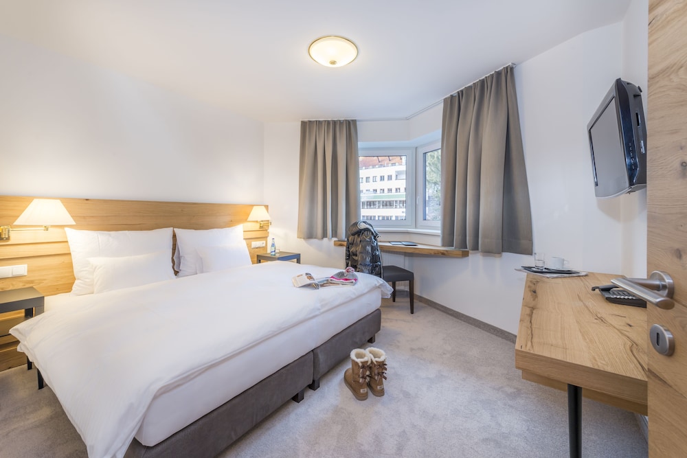 Classic Double Room, 1 Bedroom, Mountain View photo 2