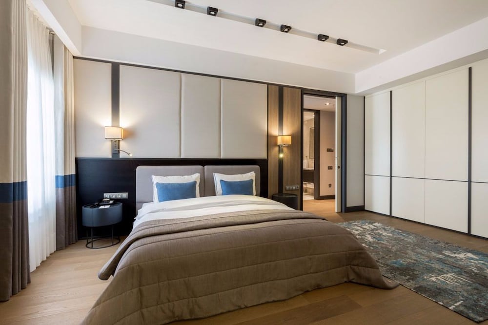 Royal Room