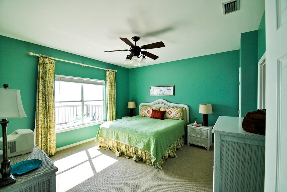 House, Multiple Beds (Sun Spot - 104 Vargas Ct) photo 1
