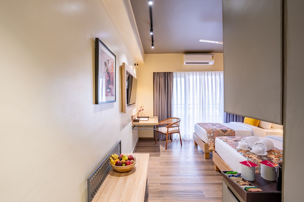 Deluxe Twin Room, Balcony, Partial Sea View - Photo 4