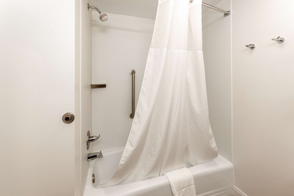 Room, 2 Double Beds - Photo 2