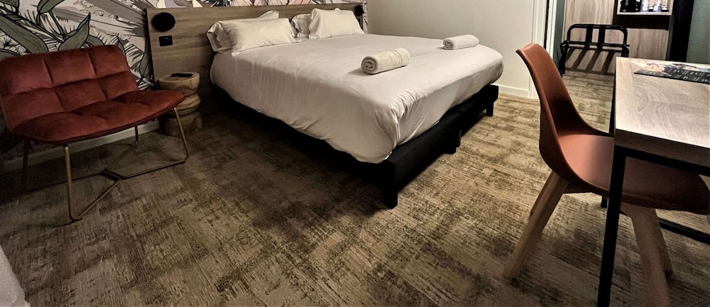 Standard Room, 1 Double Bed - Photo 6