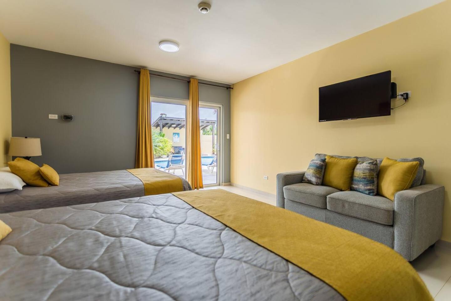 Standard Double Suite