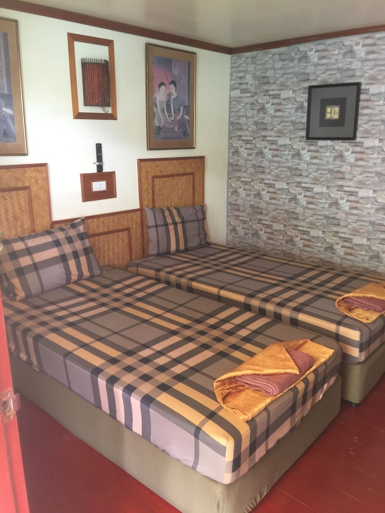 Large Room With Air Conditioning photo 2