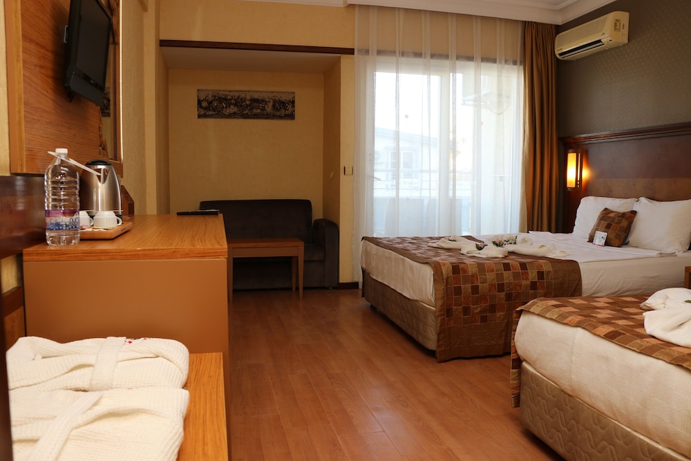 Standard Room photo 3