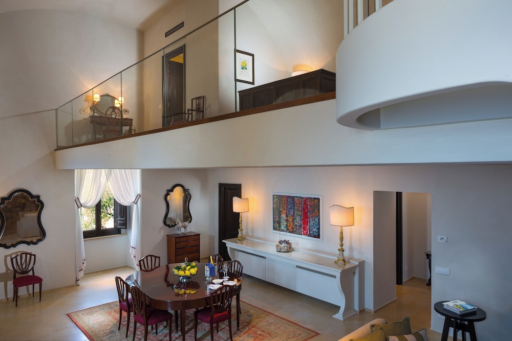 Suite, 1 King Bed (Rosa Suite with Sea View)