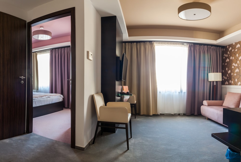 Grand Room photo 1