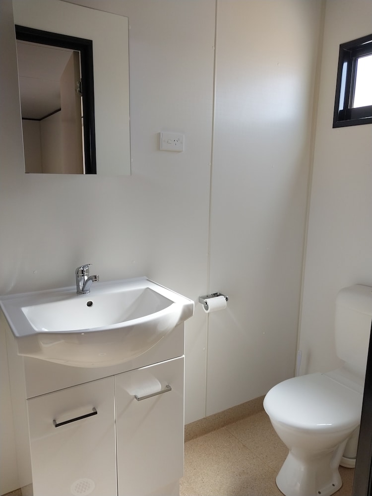 Standard Triple Room, Private Bathroom photo 3