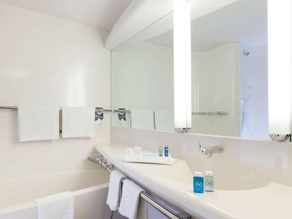 Executive Room, 1 Double Bed with Sofa bed - Photo 8