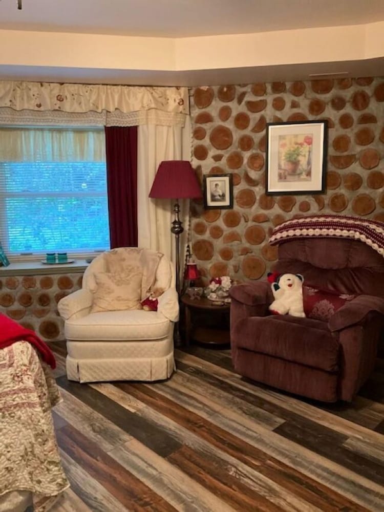 Deluxe Room, 1 Queen Bed (The Garden Room) photo 2