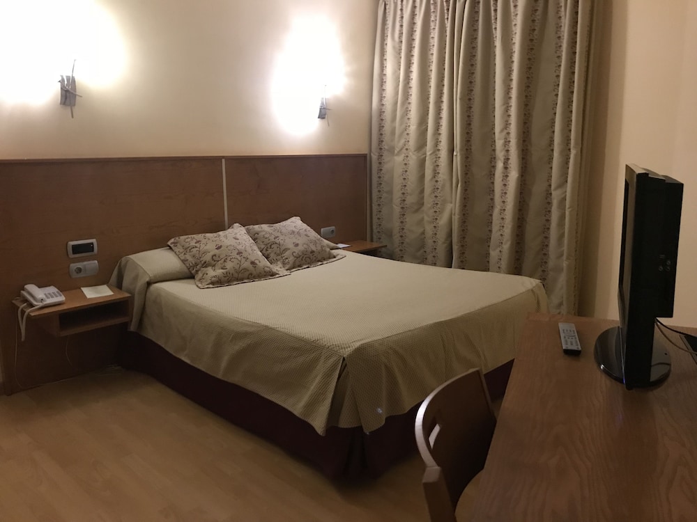 Double Room - Photo 2