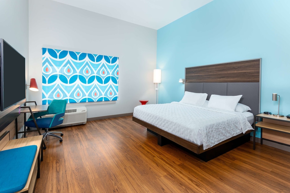 Room, 1 King Bed, Accessible, Bathtub photo 1