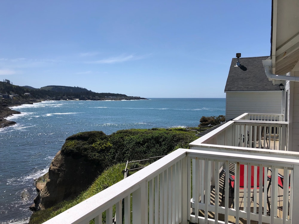 Comfort Studio Suite, 2 Queen Beds, Ocean View photo 1