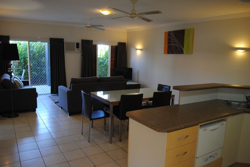 Standard Apartment, 3 Bedrooms photo 2