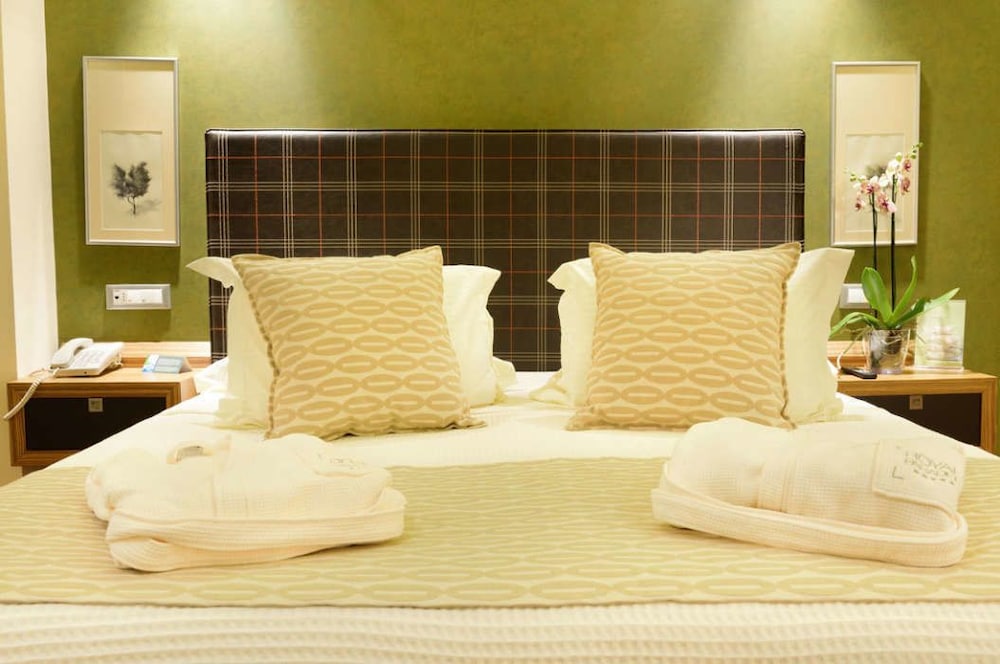 Royal room, Outdoor heated hot tub, Sea view photo 3