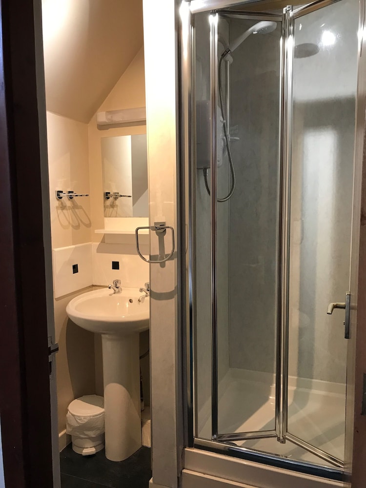 Single Room (with Private Bathroom) photo 2