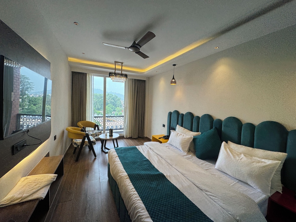 Elite Double Room, Balcony, Mountain View