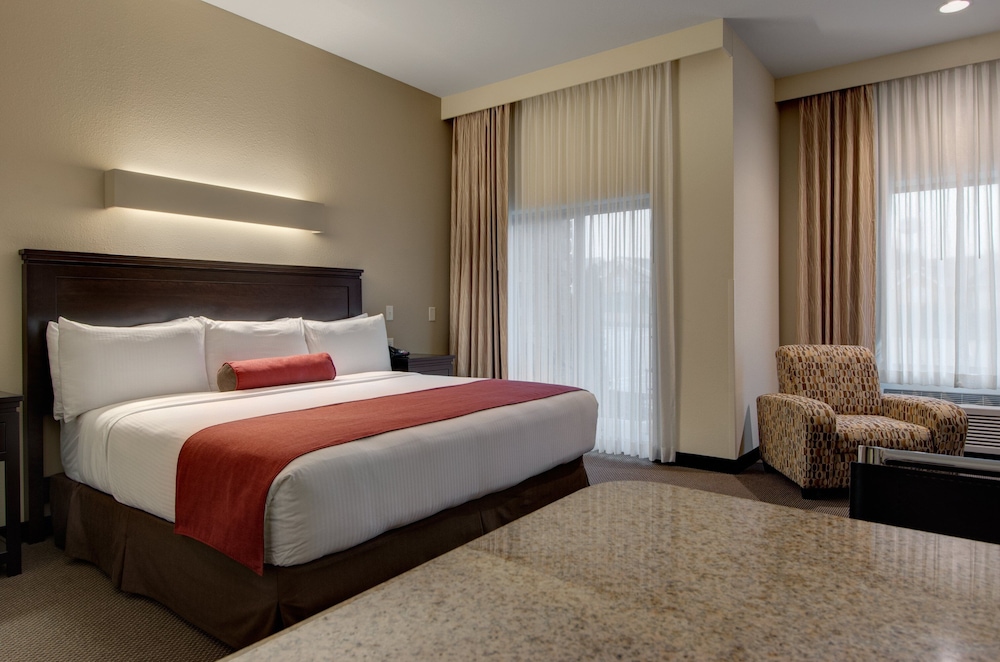 Standard Room, 1 King Bed, Accessible photo 1