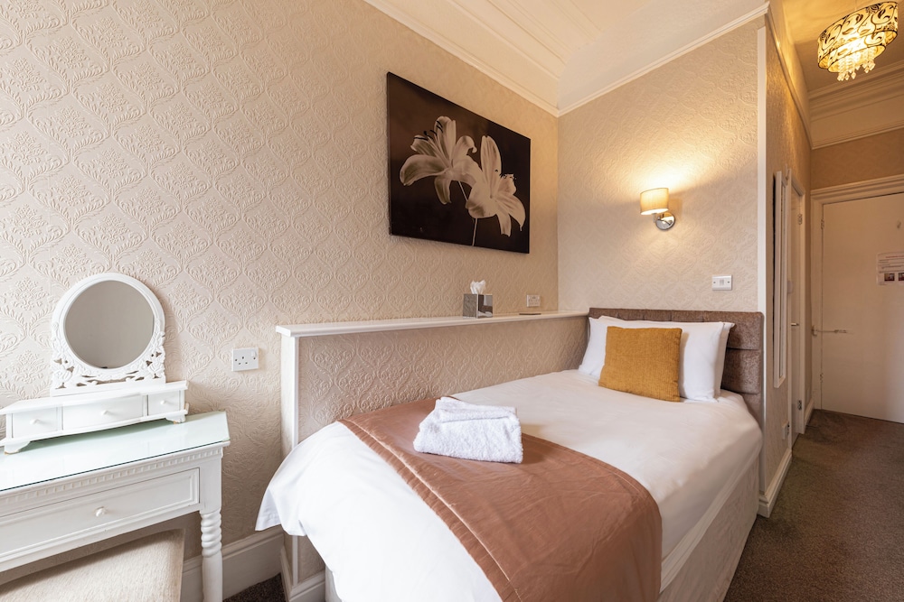 Classic Single Room, City View