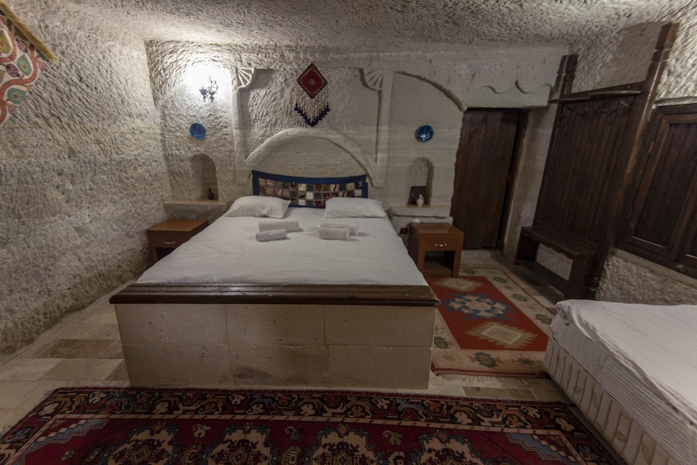 Family Triple Room, 1 Bedroom, Pool View, Garden Area photo 1