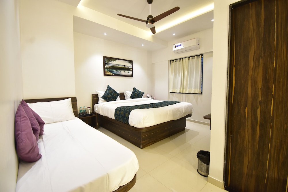 Executive Room, City View