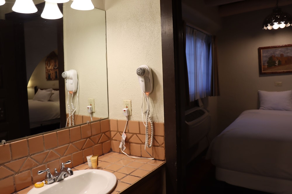 Superior Room, 1 Queen Bed (Historic Sagebrush Room) - Photo 10