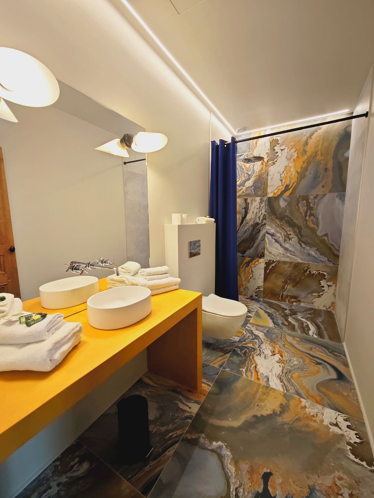 Deluxe Double Room, City View photo 2