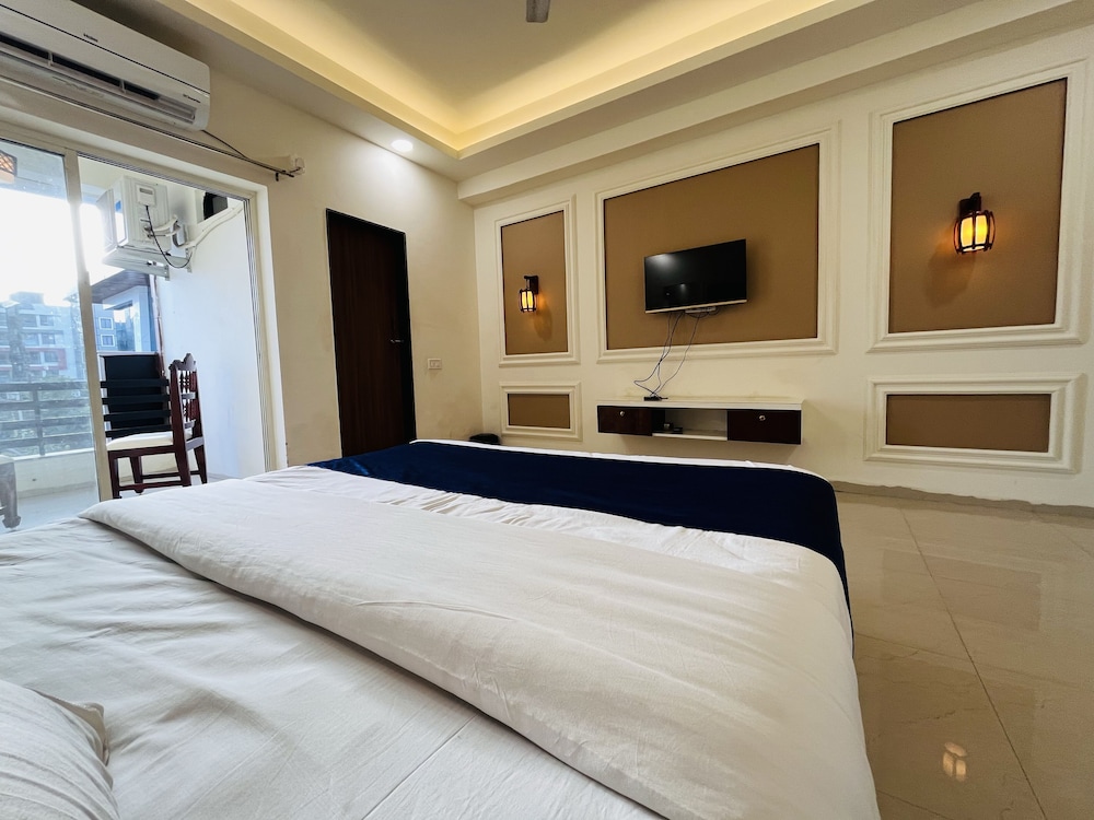 Deluxe Room - Photo 9