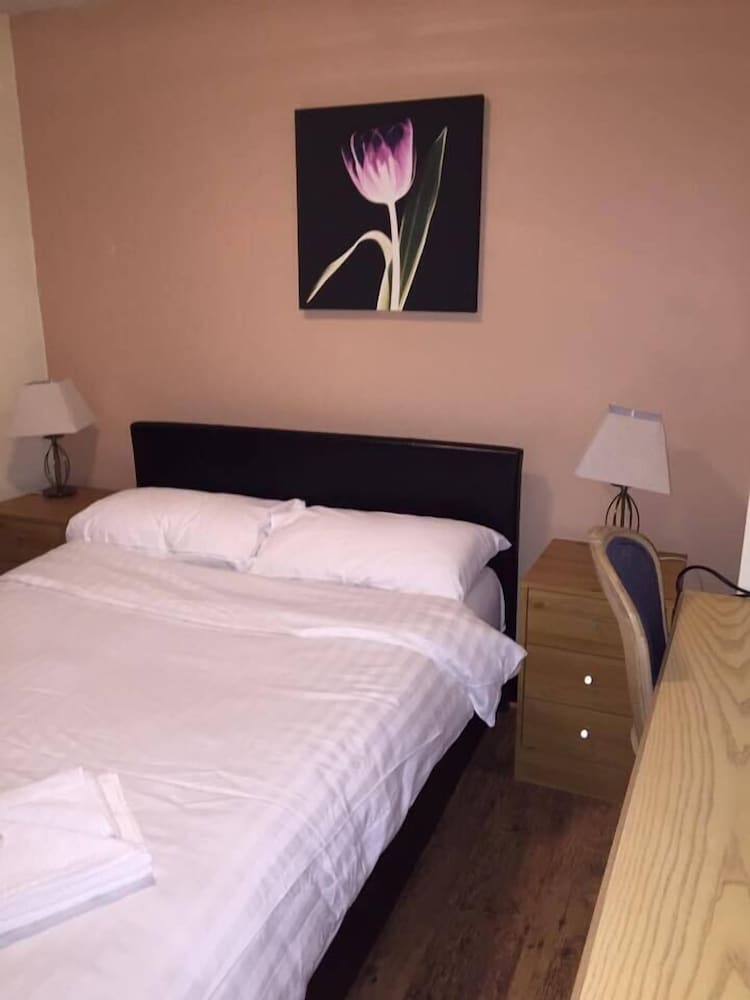 Basic Triple Room, Multiple Beds photo 2