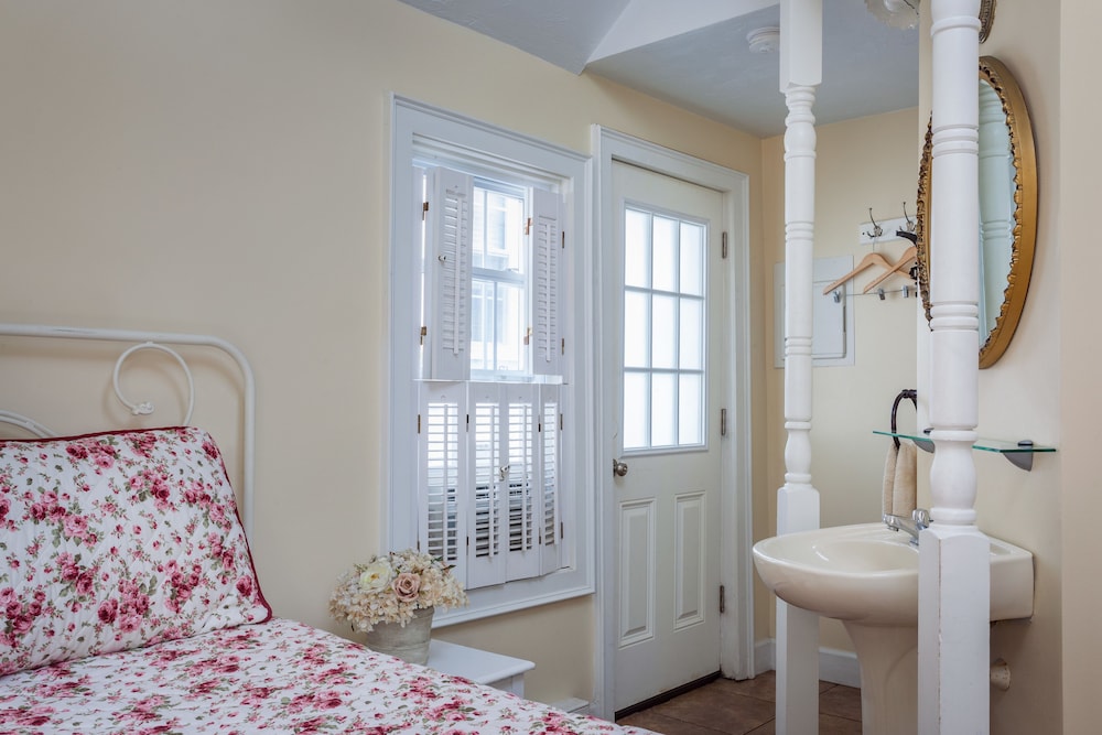 Doll House (Pet Friendly) photo 3