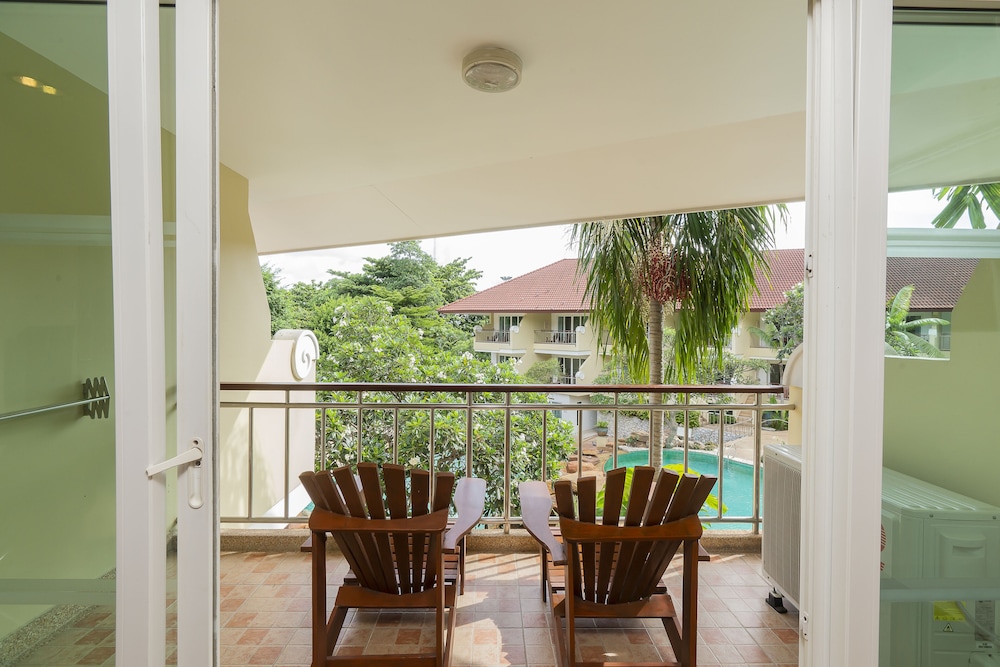 Deluxe Family Room-Pet Friendly - Photo 3