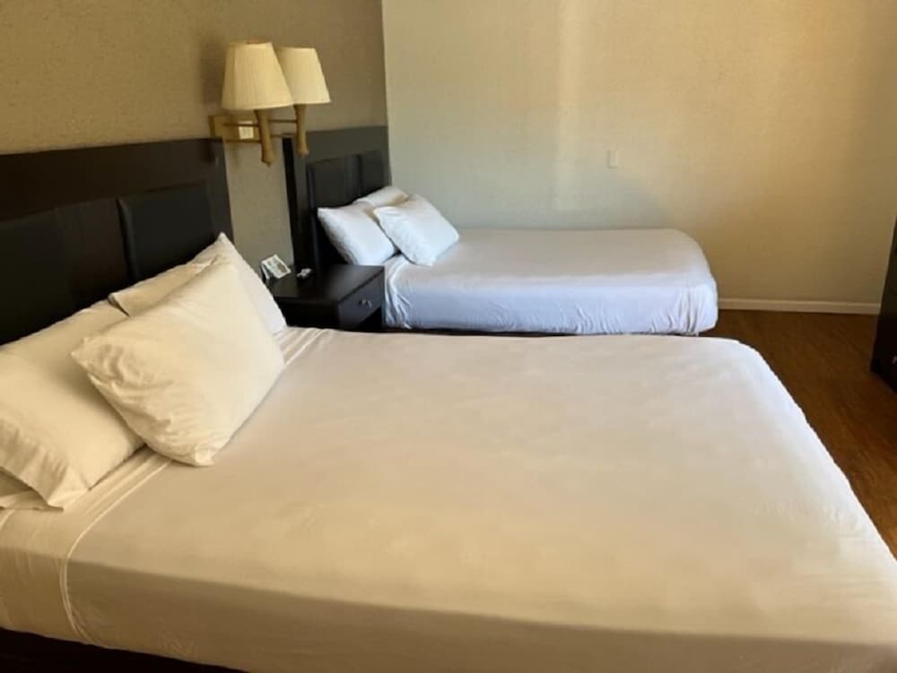 Basic Double Room photo 1