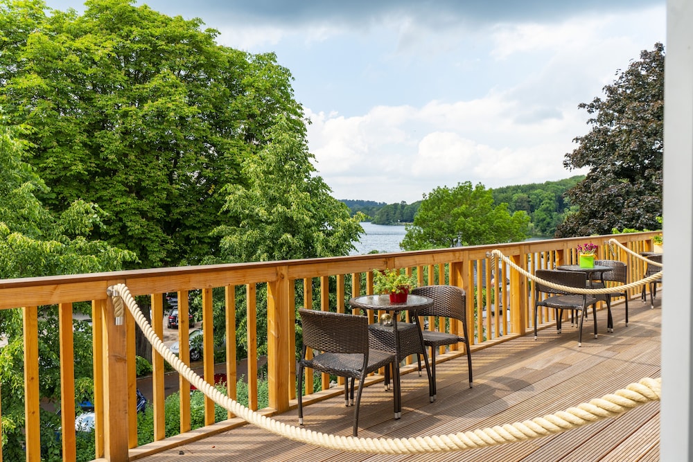 Standard Double Room, Balcony, Lake View photo 3